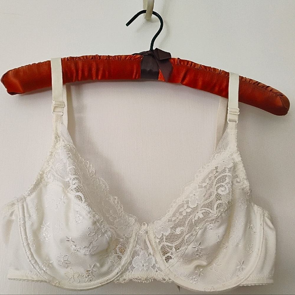 Vintage Wacoal #85196 Bra Size 34C Ivory Embroidered Floral Lace Unlined